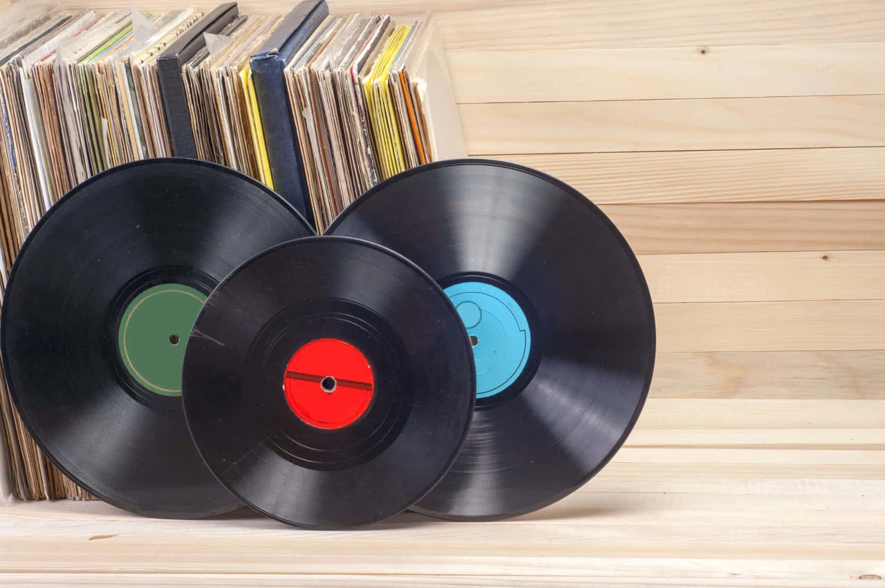 Философия винила: почему пластинки стали антидотом против цифровой эпохи Философия винила: почему пластинки стали антидотом против цифровой эпохи